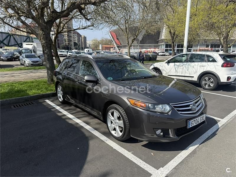Usado Honda Accord Executive 156 CV (114 kW) 2010 Gris / plata Familiar