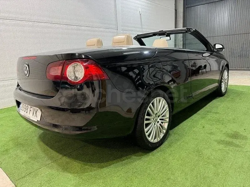 Usado VW Eos 115 CV (84 kW) 2007 Negro Descapotable