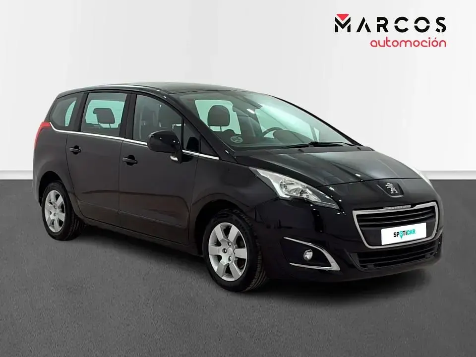 Usado Peugeot 5008 Active 115 CV (84 kW) 2014 Monovolumen