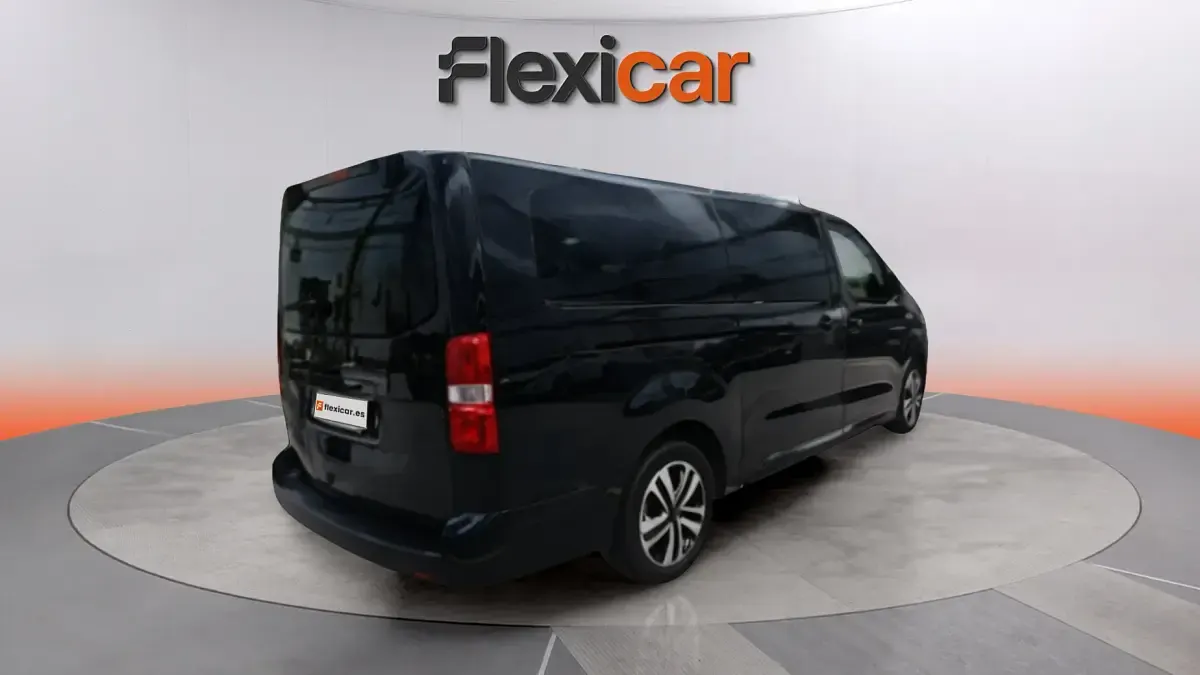 Usado Peugeot Traveller Business-Line 180 CV (132 kW) 2024 Negro Monovolumen