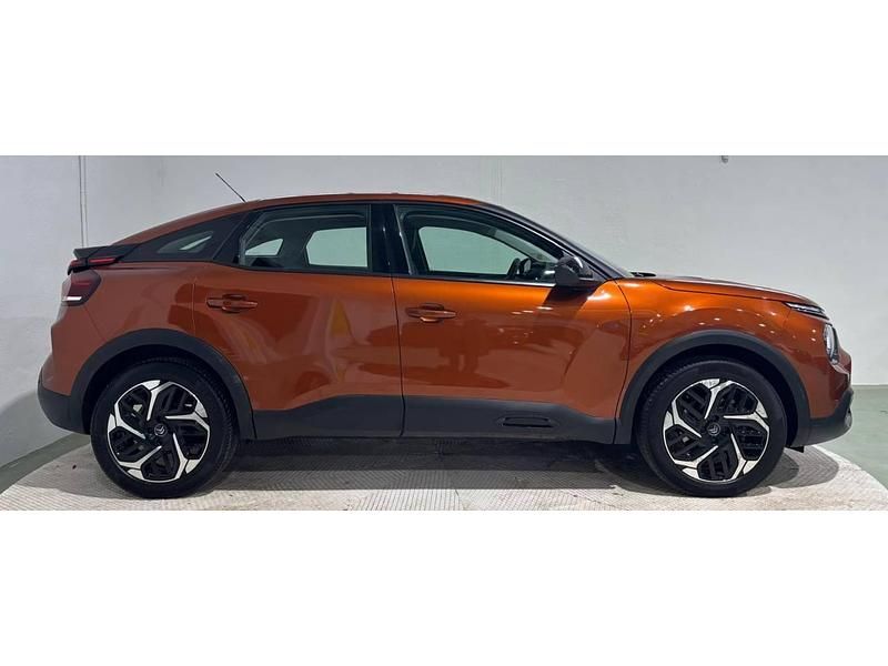 Usado Citroën C4 Feel 110 CV (80 kW) 2022 Naranja Berlina