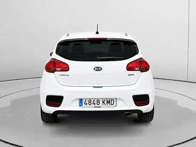 Usado Kia Ceed GT Plus 90 CV (66 kW) 2018 Blanco Berlina