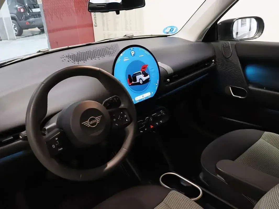 Usado Mini Cooper Essential 135 kW (184 CV) 2024 Gris Utilitario