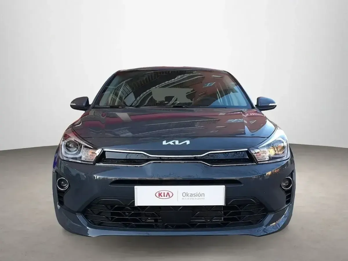 Usado Kia Rio Sport 100 CV (73 kW) 2022 Gris Berlina