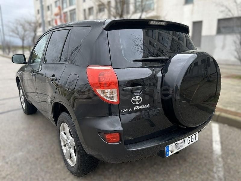 Usado Toyota RAV4 Executive 152 CV (111 kW) 2008 Negro SUV