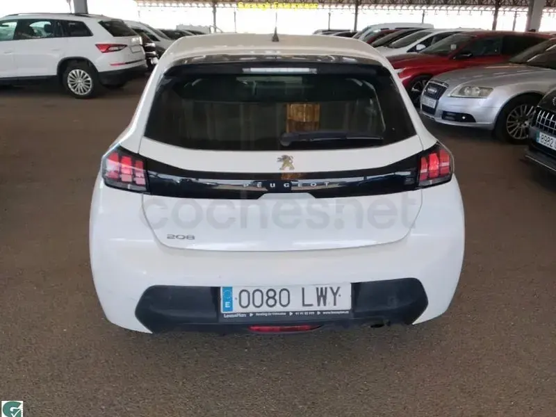 Usado Peugeot 208 Active 100 CV (73 kW) 2023 Blanco Utilitario