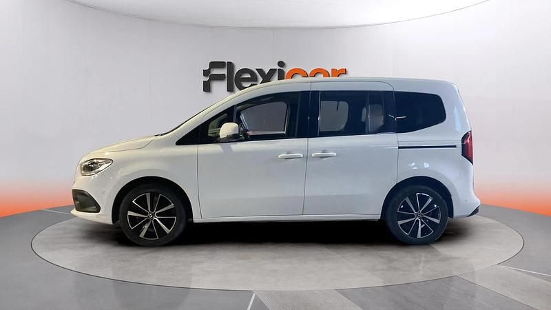 Usado Mercedes T180 116 CV (85 kW) 2023 Blanco Monovolumen