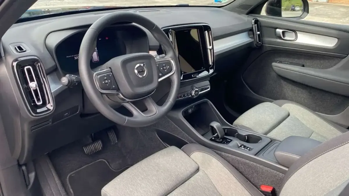 Brugt Volvo XC40 Core 163 HK (119 kW) 2025 Sort SUV
