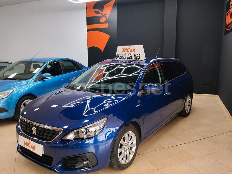 Usado Peugeot 308 Access 100 CV (73 kW) 2018 Azul Berlina