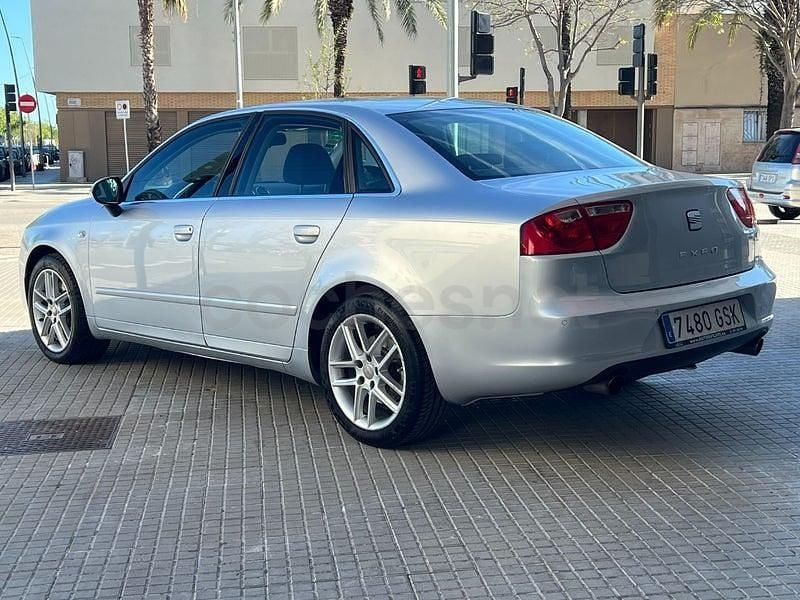 Usado Seat Exeo Sport 200 CV (147 kW) 2009 Gris / plata Berlina