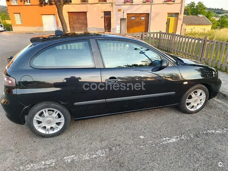 Usado Seat Ibiza 80 CV (58 kW) 2006 Negro Utilitario