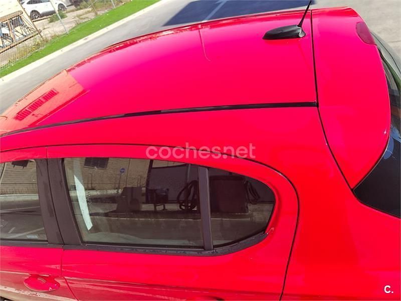 Usado Opel Corsa Selective 100 CV (73 kW) 2017 Rojo Utilitario