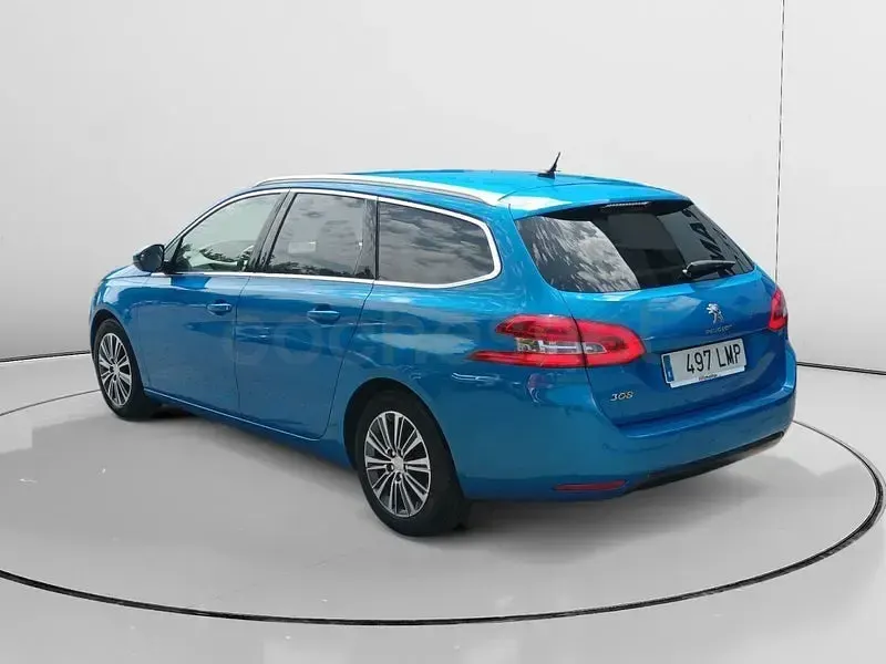 Usado Peugeot 308 SW Allure 130 CV (95 kW) 2021 Azul Familiar
