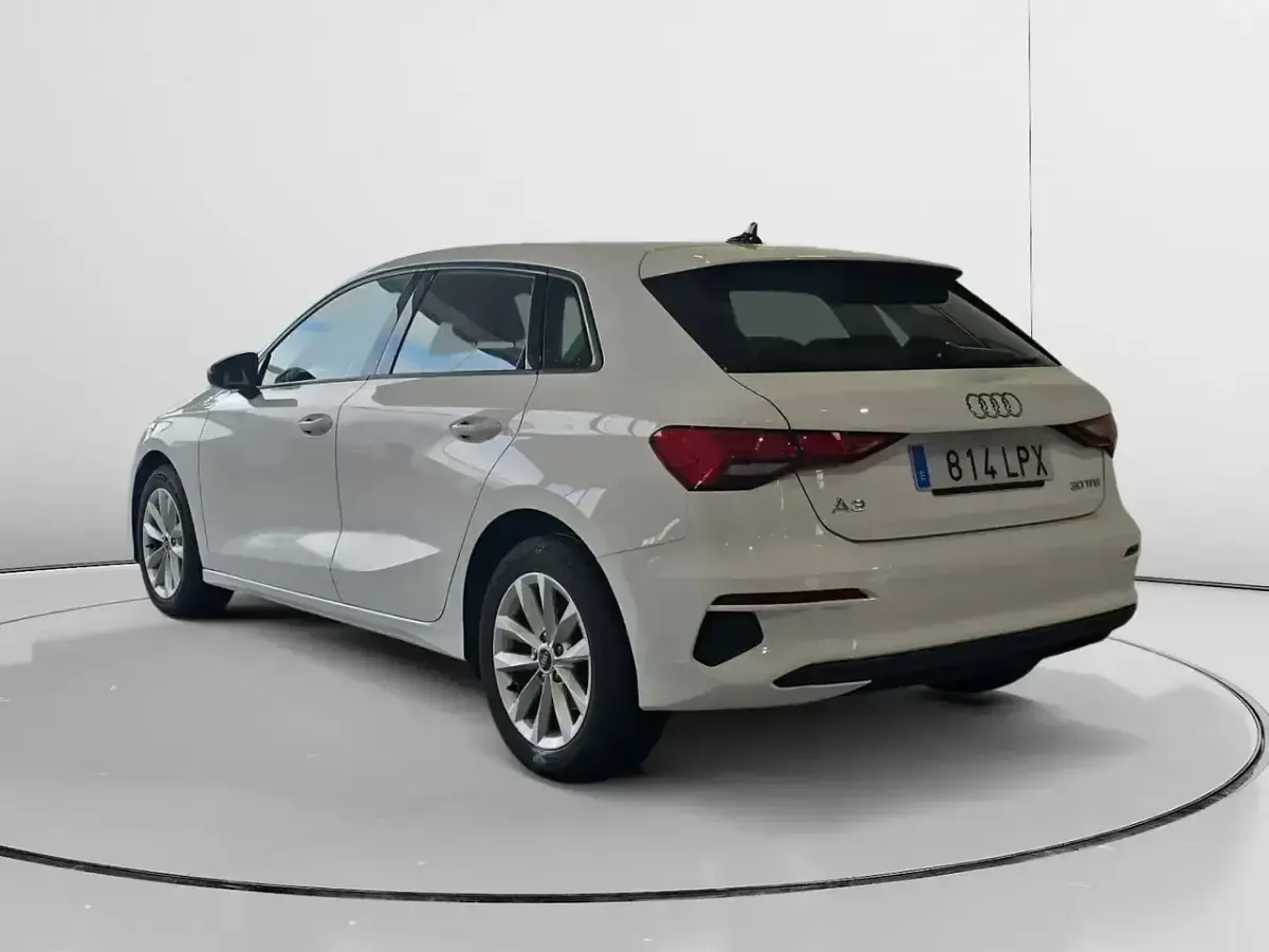 Usado Audi A3 Sportback Advanced Plus 110 CV (80 kW) 2021 Blanco Utilitario