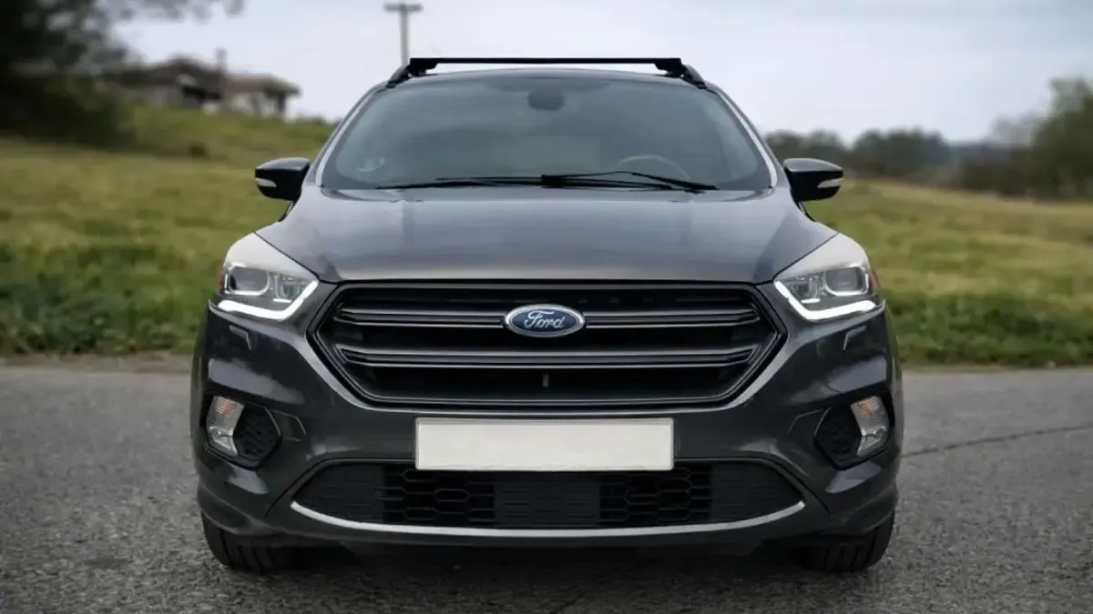 Usado Ford Kuga ST-Line 150 CV (110 kW) 2017 Gris SUV