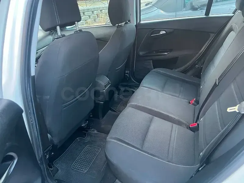 Usado Fiat Tipo Easy 120 CV (88 kW) 2018 Blanco Familiar