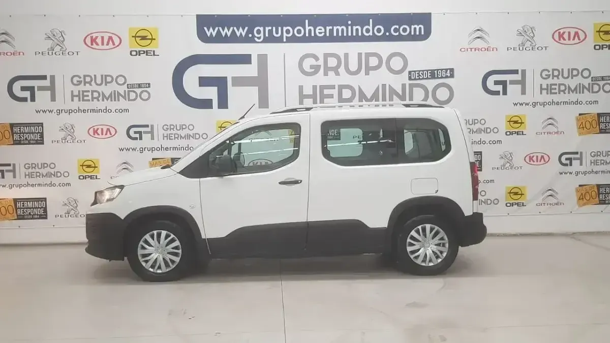 Begagnad Peugeot Rifter Access 101 HK (74 kW) 2019 Vit Minibuss