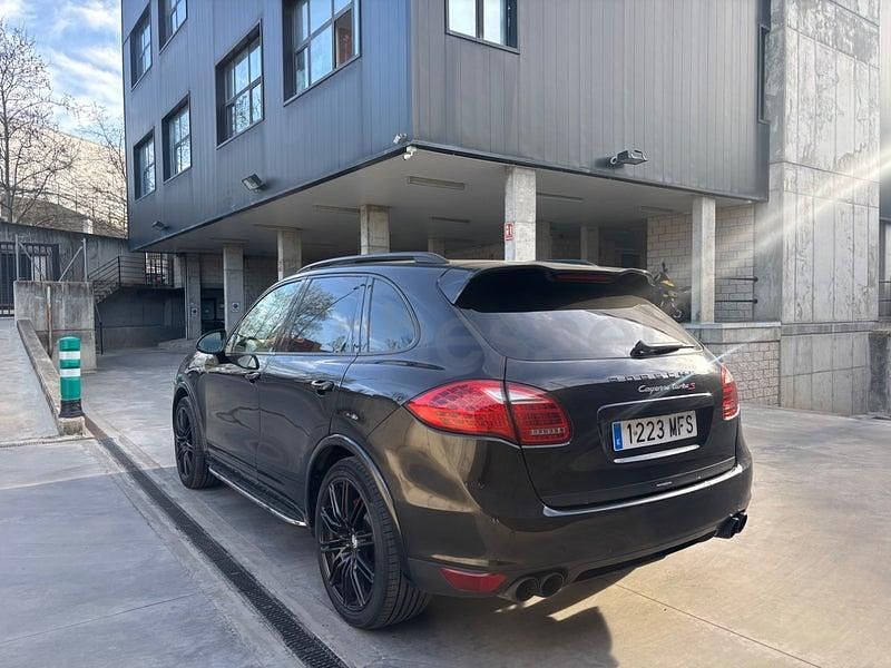 Usado Porsche Cayenne Turbo 500 CV (367 kW) 2010 Negro SUV