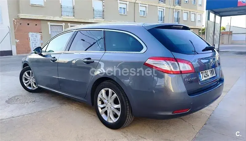 Usado Peugeot 508 SW Allure 140 CV (102 kW) 2014 Gris / plata Familiar