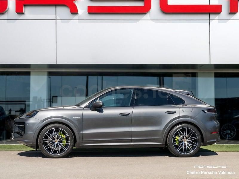 Usado Porsche Cayenne 470 CV (345 kW) 2024 Gris / plata SUV