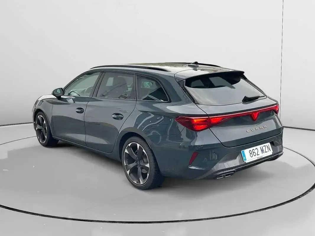 Usado Cupra Leon 150 CV (110 kW) 2025 Negro Familiar