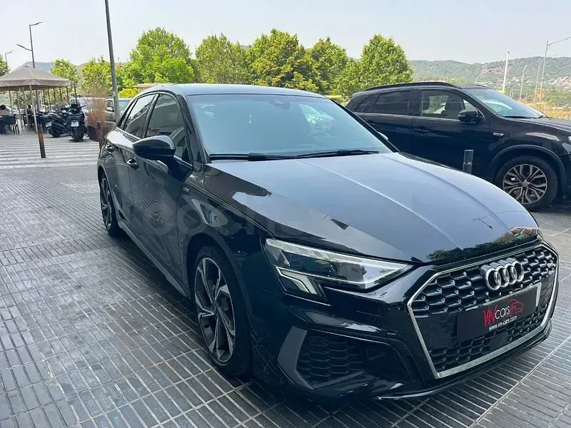 Usado Audi A3 116 CV (85 kW) 2021 Blanco Berlina