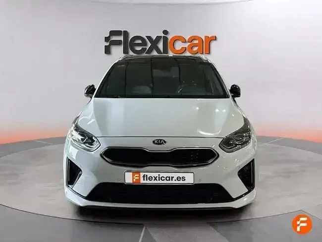 Usado Kia Ceed GT GT-Line 120 CV (88 kW) 2019 Blanco Familiar