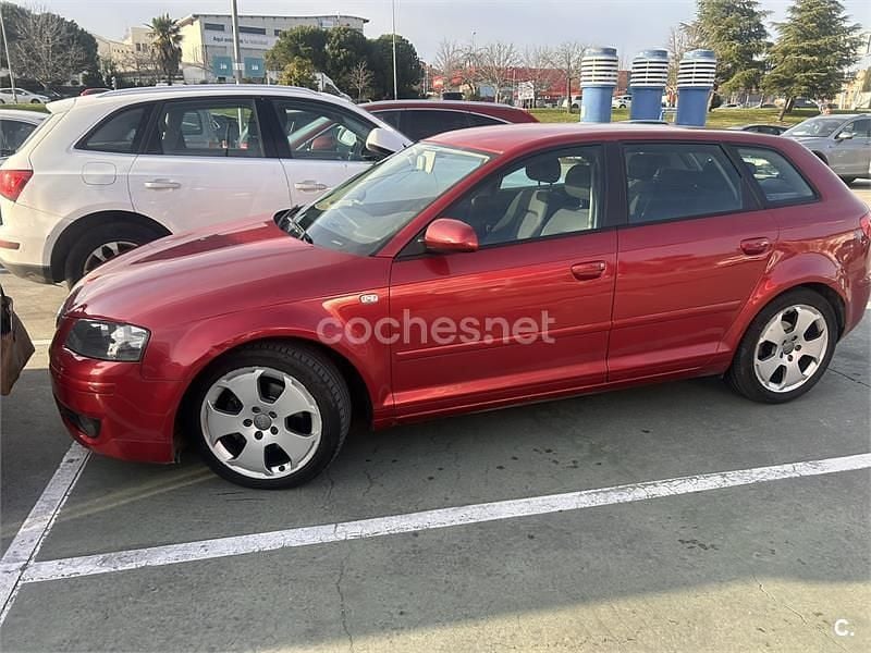 Usado Audi A3 Ambiente 160 CV (117 kW) 2007 Granate Utilitario