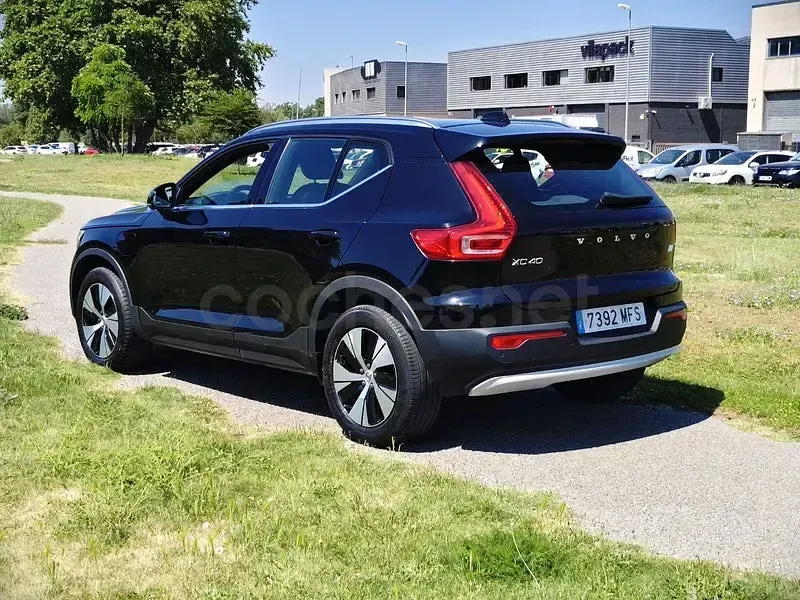 Usado Volvo XC40 Core 211 HP (155 kW) 2023 Preto SUV