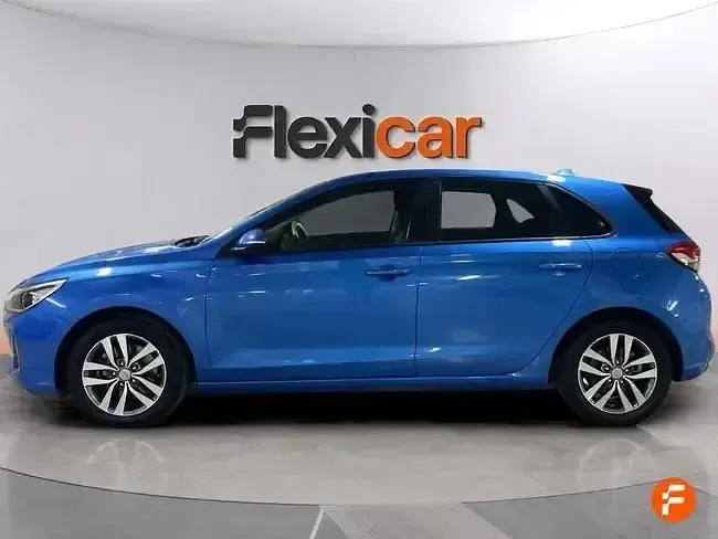Usado Hyundai i30 GO! 120 CV (88 kW) 2017 Azul Berlina