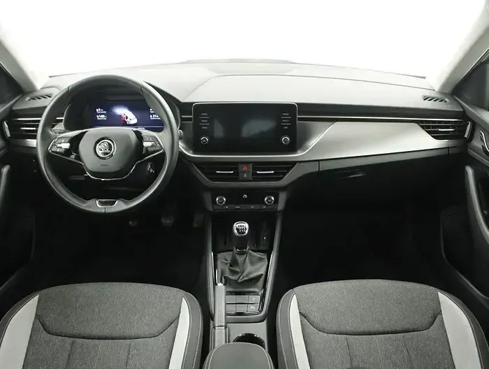Usado Skoda Kamiq Style 110 CV (80 kW) 2022 Blanco SUV