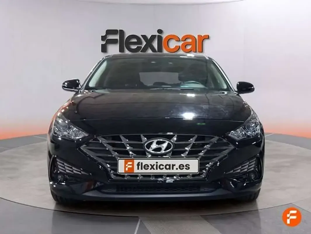 Usado Hyundai i30 110 CV (80 kW) 2024 Negro Utilitario