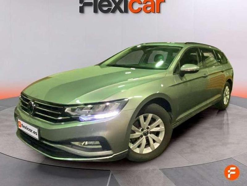 Usado VW Passat 150 CV (110 kW) 2020 Gris Familiar