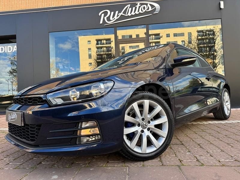 Begagnad VW Scirocco R-line 150 HK (110 kW) 2015 Blå Sportkupé