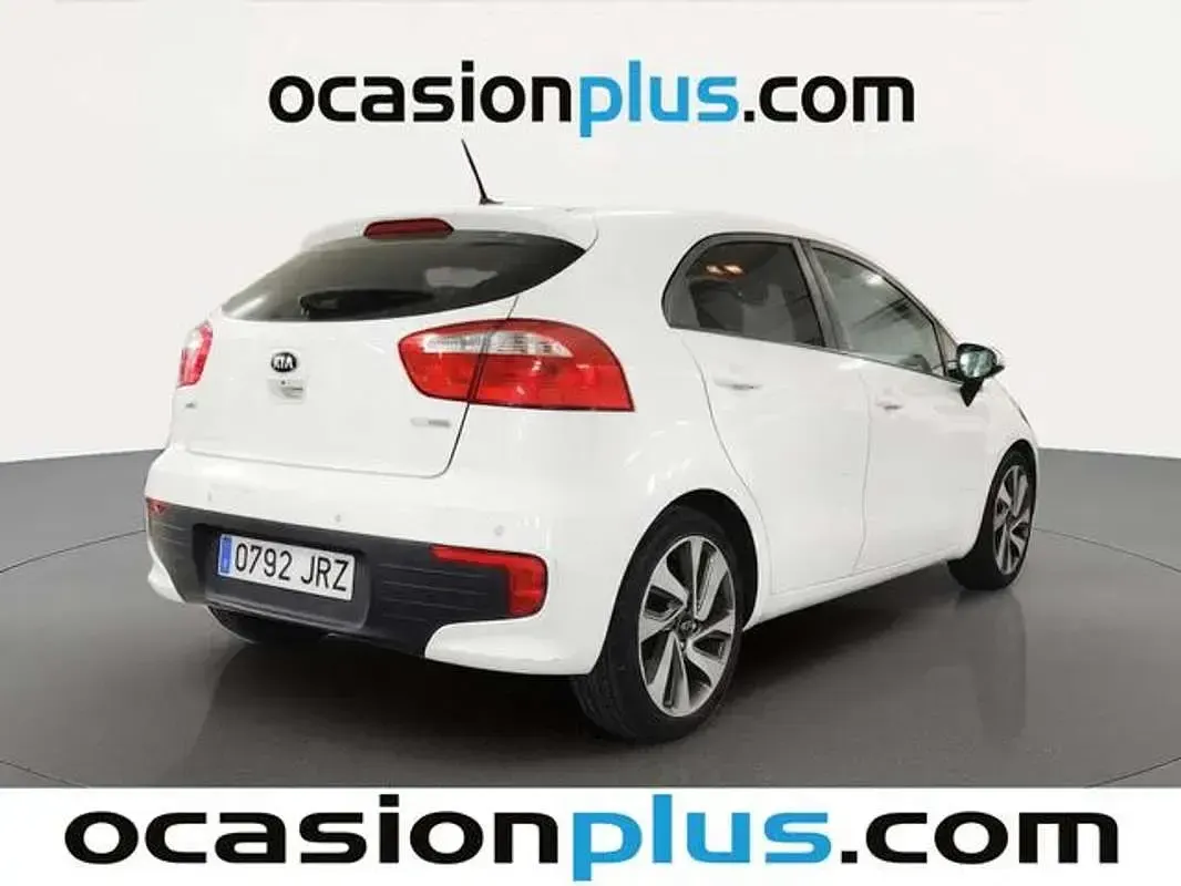 Usado Kia Rio 84 CV (61 kW) 2016 Blanco Utilitario