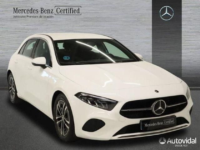 Usado Mercedes A200 150 CV (110 kW) 2023 Blanco polar Berlina