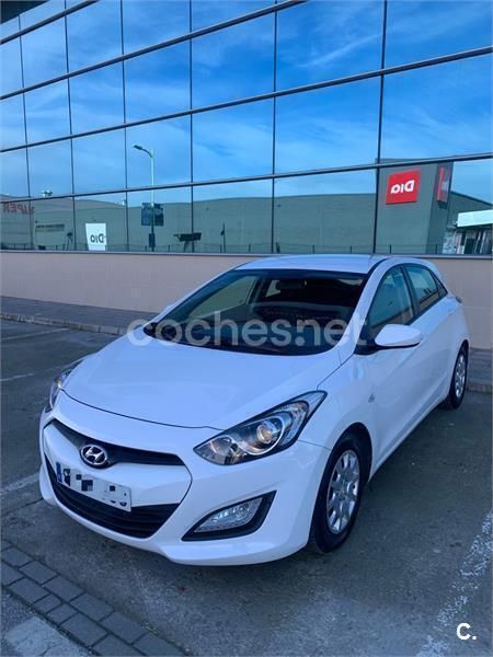 Blanco Usado 2015 Hyundai i30 Berlina | 9499 € (Precio justo) - Imagen 1/4