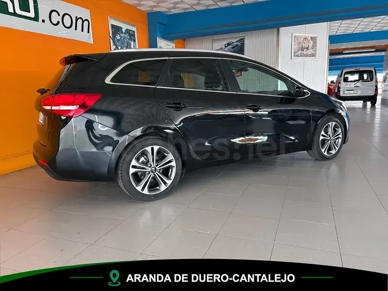 Usado Kia Ceed Sportswagon 136 CV (100 kW) 2016 Negro Familiar