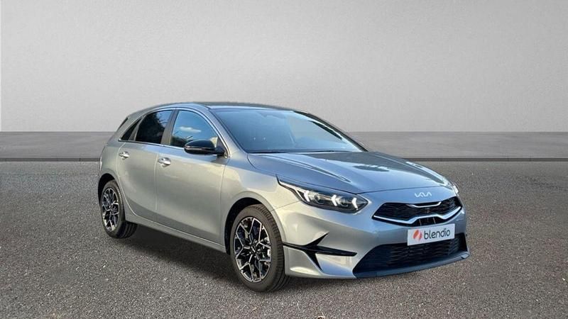 Nuevo Kia Ceed Style 100 CV (73 kW) 2025 Gris Utilitario