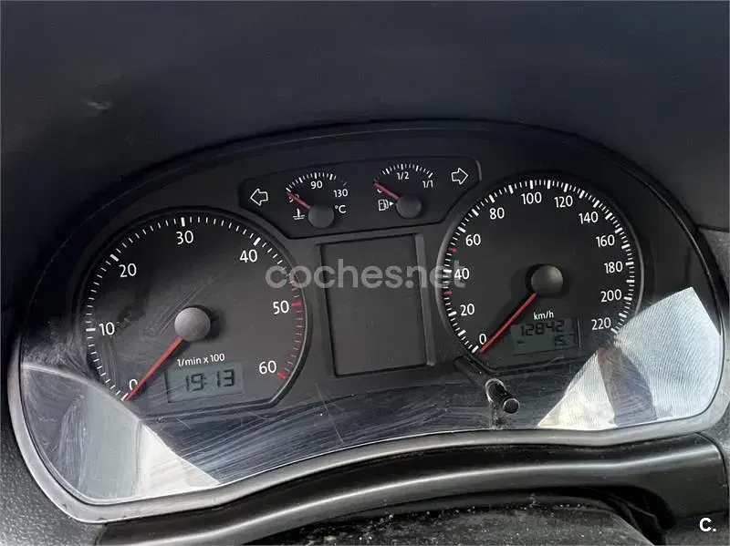 Usado VW Polo Match 70 CV (51 kW) 2007 Gris / plata Utilitario
