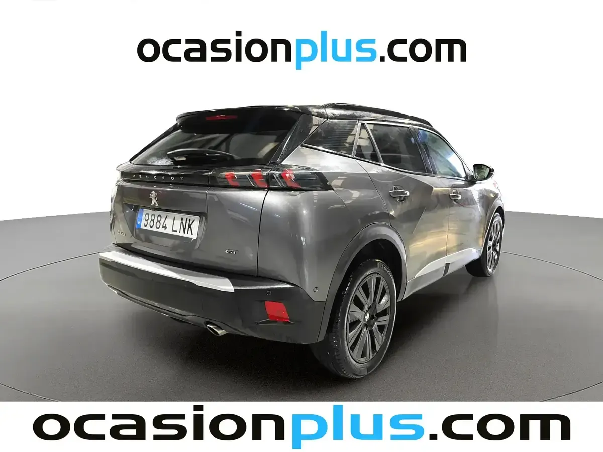 Usado Peugeot 2008 GT 130 CV (95 kW) 2021 Gris SUV