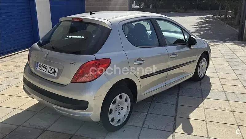 Usado Peugeot 207 75 CV (55 kW) 2008 Gris / plata Berlina