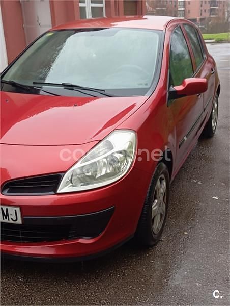 Usado Renault Clio II Rip Curl 85 CV (62 kW) 2007 Rojo Berlina