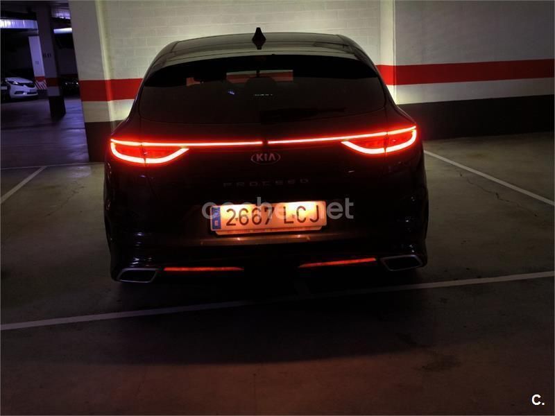 Etiqueta c (verde) Usado 2019 Kia ProCeed GT-Line Utilitario | 23.500 € (Caro) - Imagen 1/4