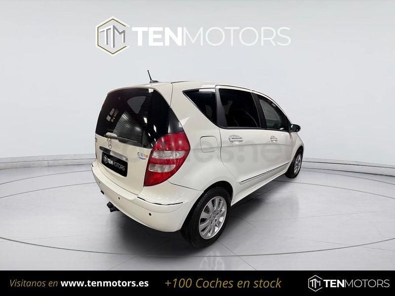 Usado Mercedes A180 Elegance 109 CV (80 kW) 2005 Blanco Monovolumen