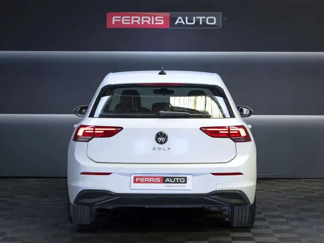 Usado VW Golf VIII Life 116 CV (85 kW) 2021 Blanco Berlina