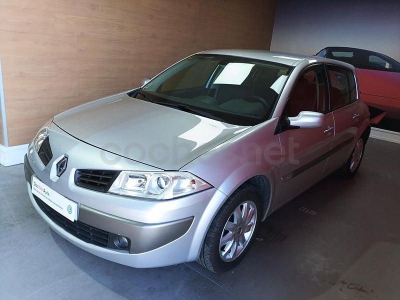 Usado Renault Mégane II Dynamique 105 CV (77 kW) 2007 Gris / plata Berlina