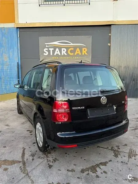 Usado VW Touran Edition 105 CV (77 kW) 2009 Negro Monovolumen