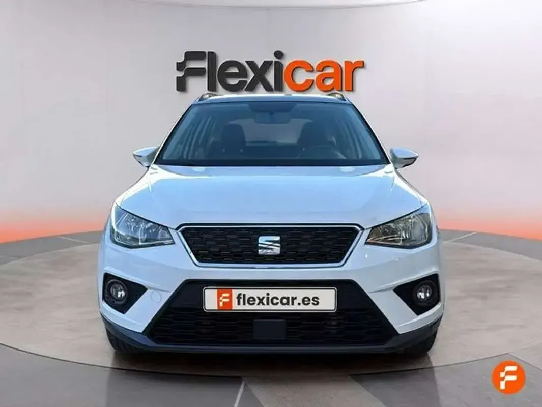 Usado Seat Arona Ecomotive 95 CV (69 kW) 2018 Gris SUV