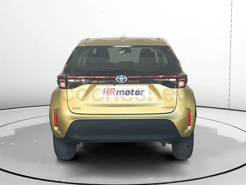 Usado Toyota Yaris Cross Style 116 CV (85 kW) 2023 Amarillo SUV